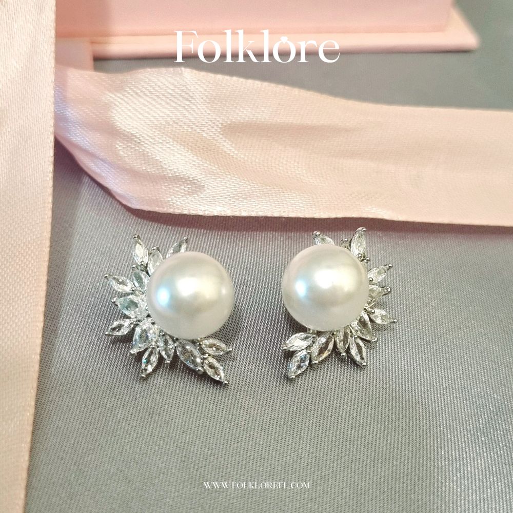 SILVER-PLATED PEARL-CRYSTAL STUDS