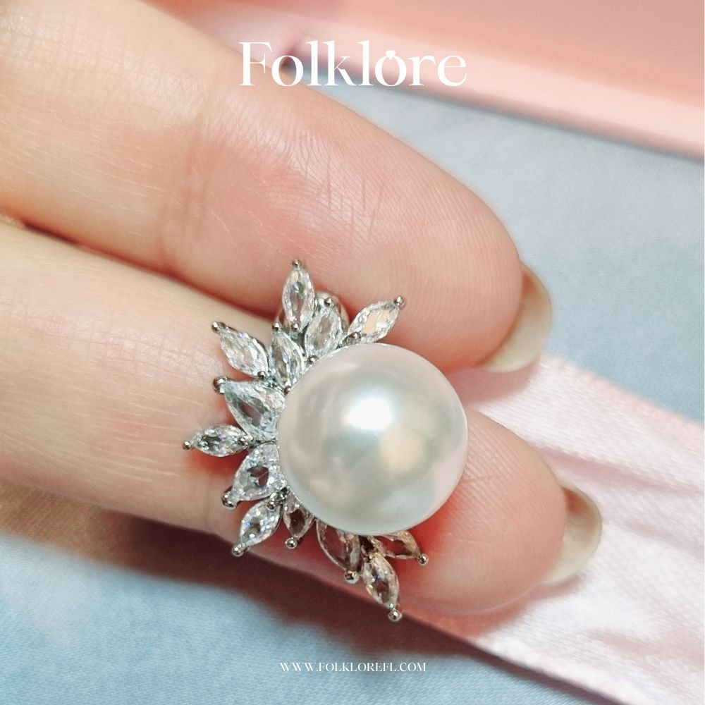 SILVER-PLATED PEARL-CRYSTAL STUDS