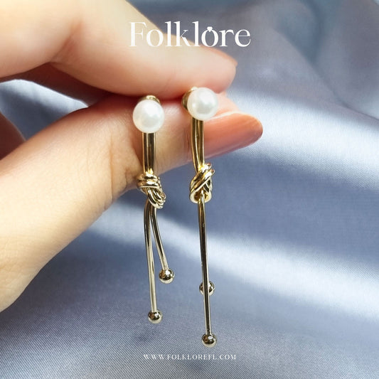 GOLD KNOT EARRINGS
