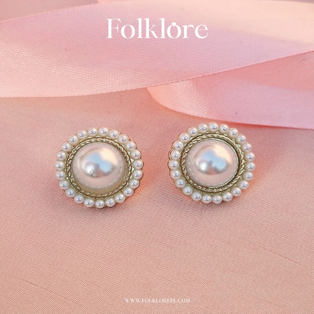 PEARL STUDS