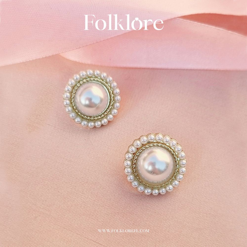 PEARL STUDS